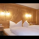 Hotel Sportapart Garni Mallaun 3*